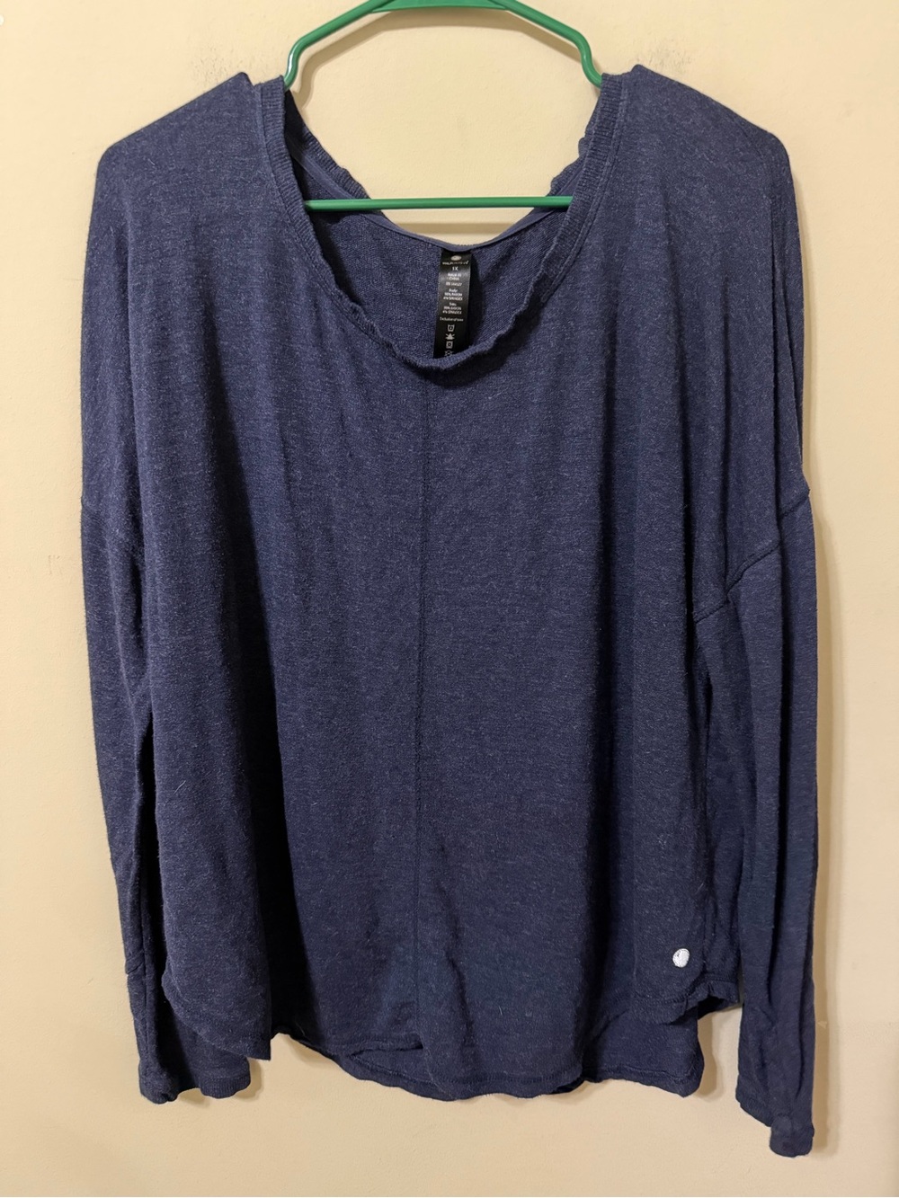 Yogalicious plus 1x Navy Long Sleeve Lightweight Pullover cozy lettuce neckline